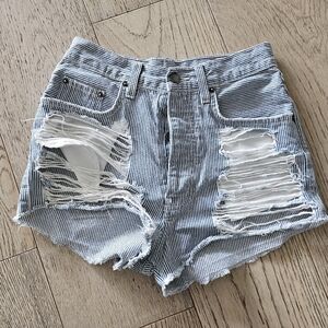 Carmar Ladies  Pinstripe Distressed Ultra Short Denim Jean Short Sz 26